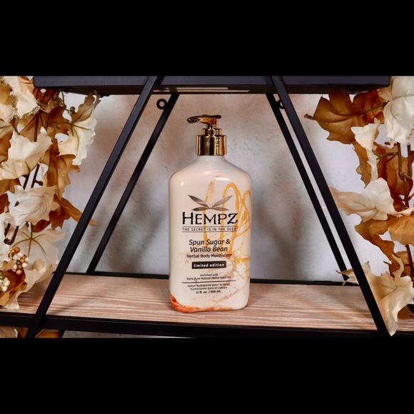 NEW. 17 fl oz Hempz Moisturizer. ⭐️LIMITED… - Picture 2 of 5